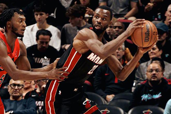 主场失守！热火三大主力下半场哑火，<a href=/lanqiujingsai/raptors/ target=_blank class=infotextkey>猛龙</a>逆转终结四连败